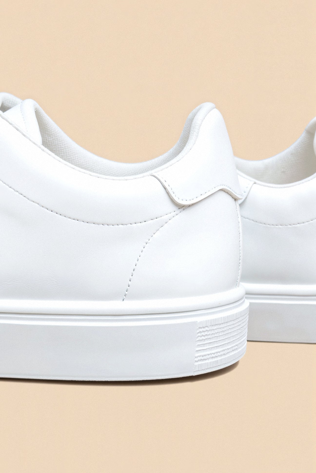 Unisex Classic Lace-Up Low-Top Sneaker-9