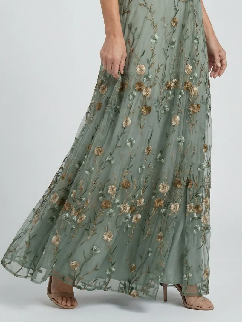 Women's Floral Halter Maxi Dress with Flowing Skirt