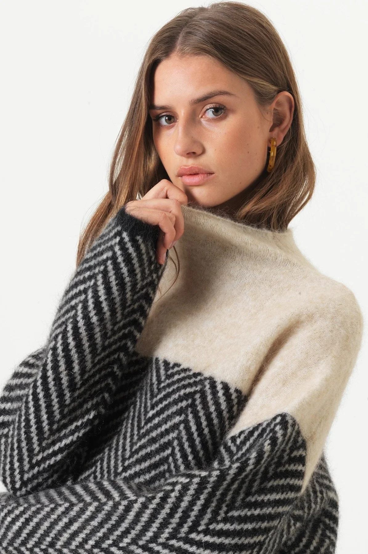 Women's Cashmere Blend Jumper with Roll Neck