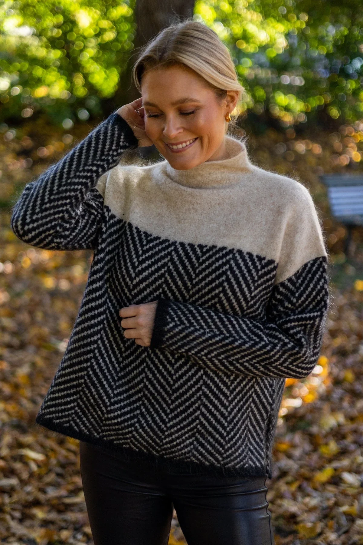 Women's Cashmere Blend Jumper with Roll Neck