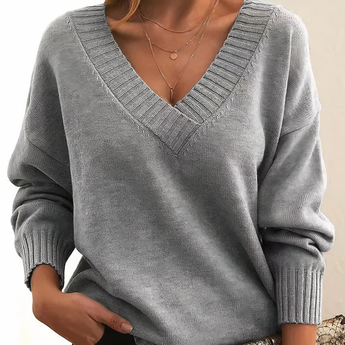 Women's Cashmere Blend Jumper with V-Neck