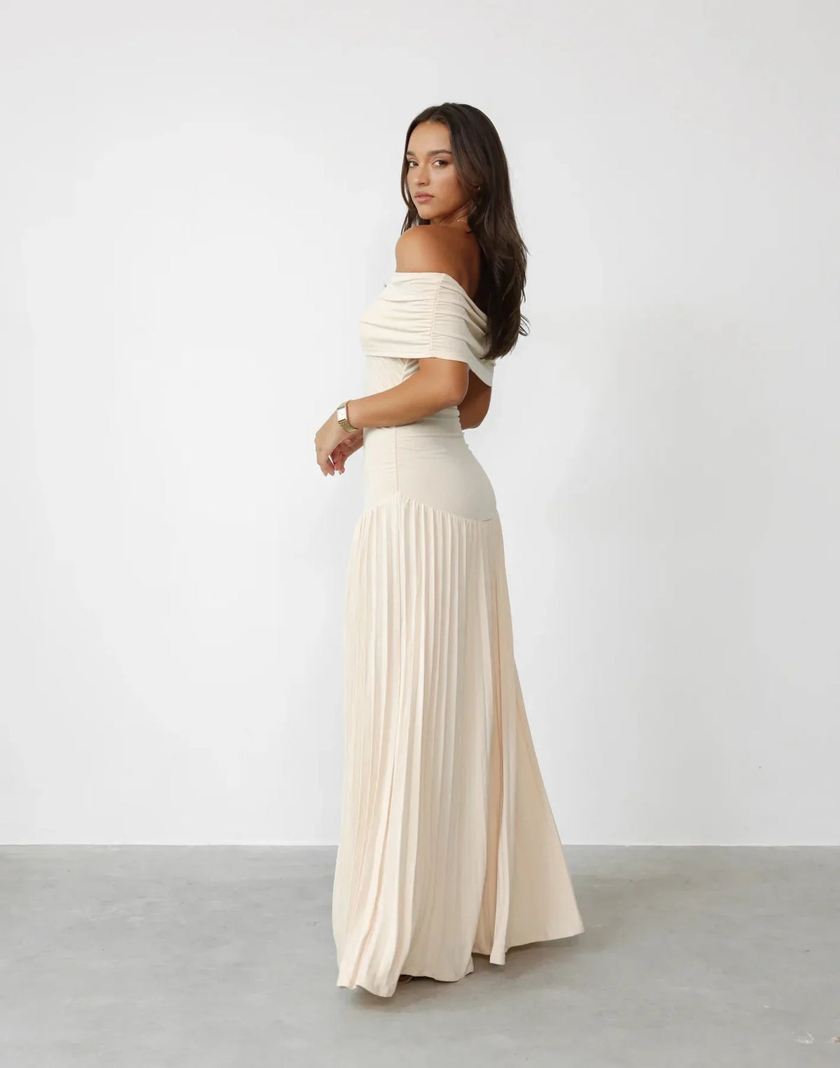 Women's Off-Shoulder Pleated Maxi Dress