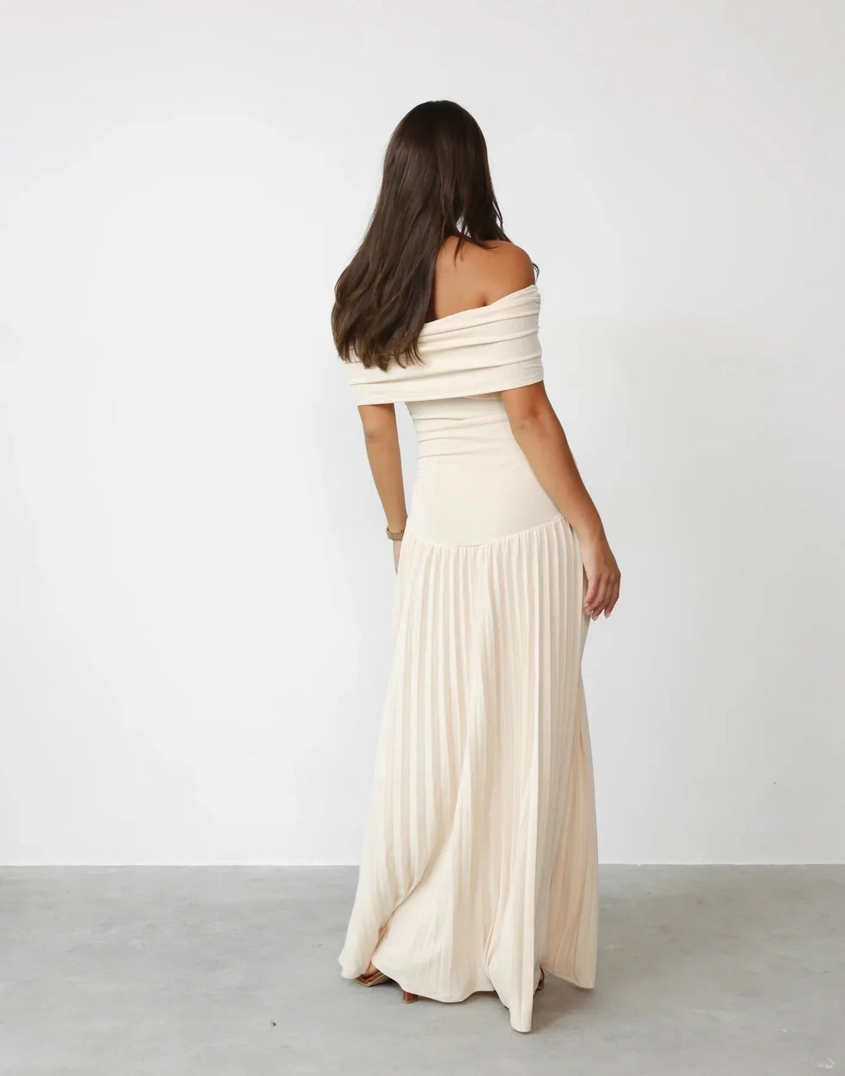 Women's Off-Shoulder Pleated Maxi Dress