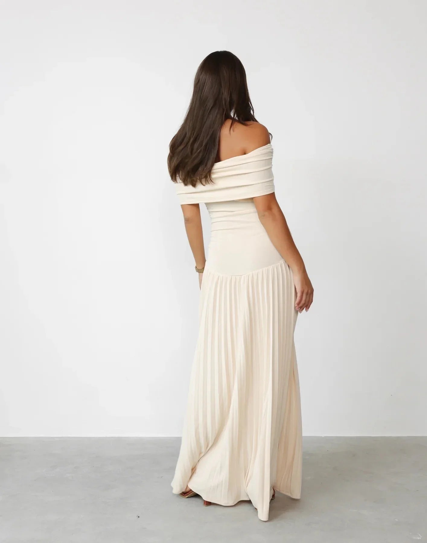 Women's Off-Shoulder Pleated Maxi Dress