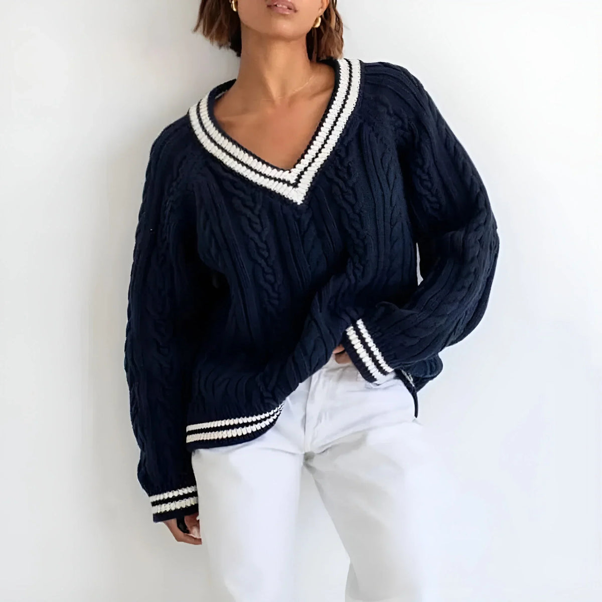 Women's Oversized Cable-Knit V-Neck Jumper with Tipped Trims