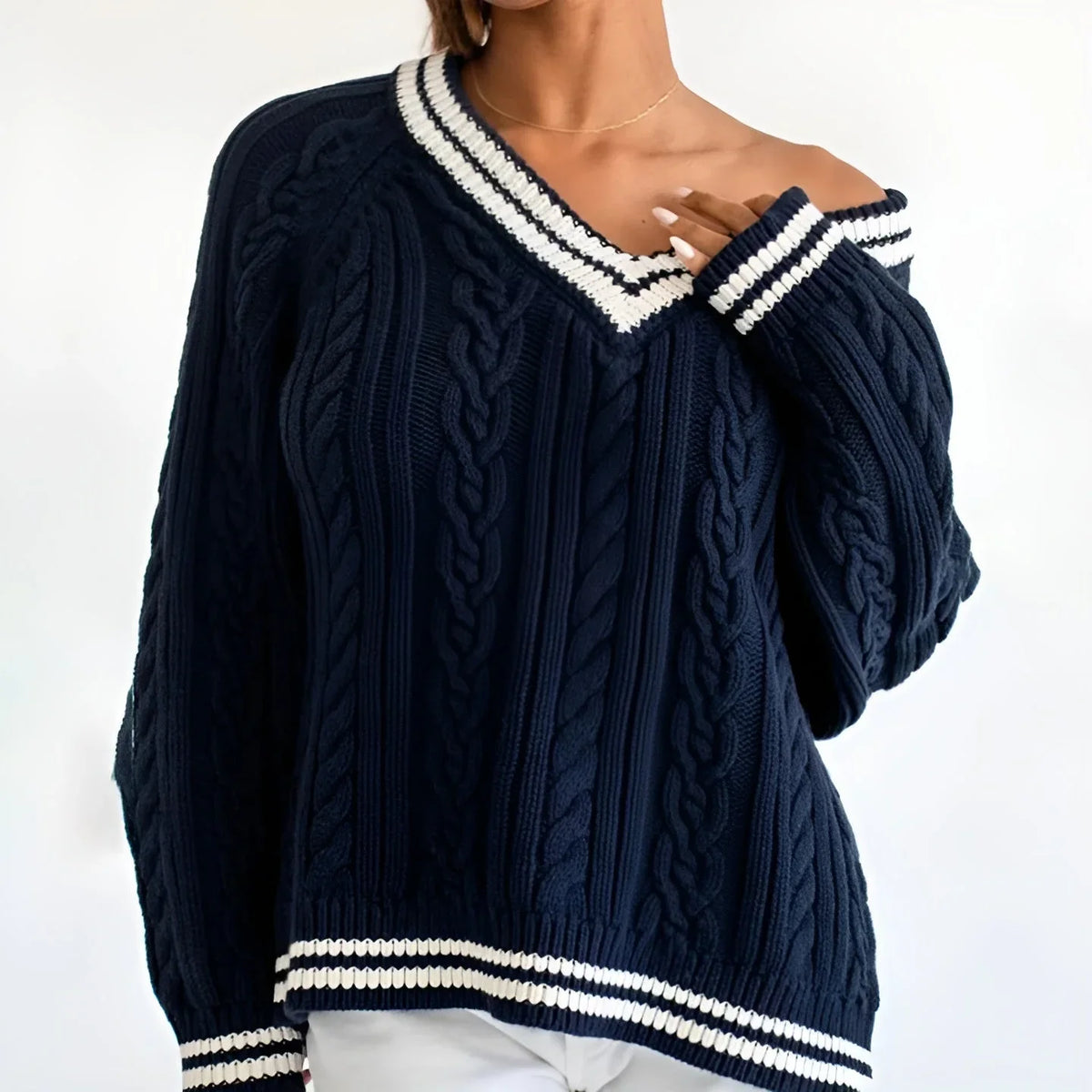 Women's Oversized Cable-Knit V-Neck Jumper with Tipped Trims